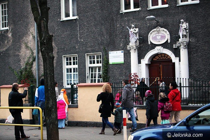 bal-wszystkich-swietych-z-barwnym-korowodem-foto-60516