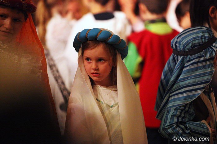 bal-wszystkich-swietych-z-barwnym-korowodem-foto-60516