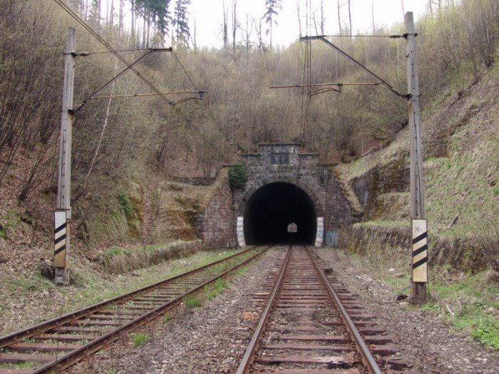 unikalnym-tunelem-w-gory-sokole-foto-60571