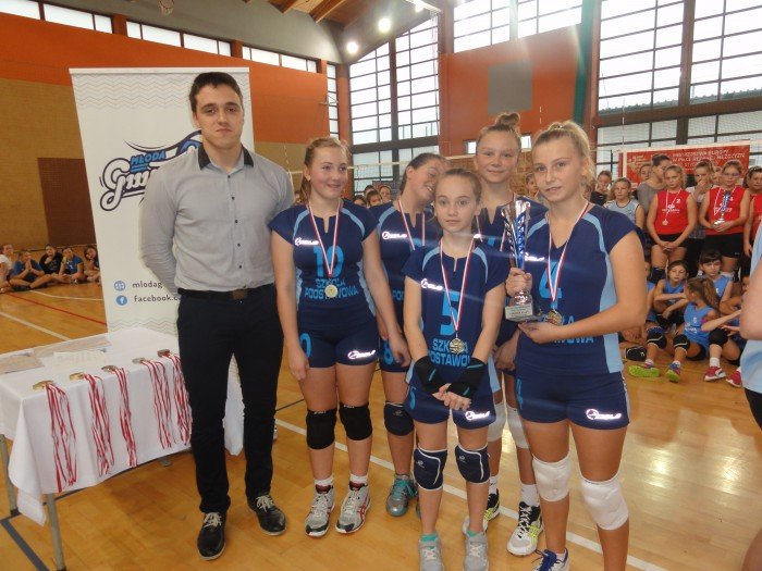 udane-starty-janowickich-siatkarek-60629
