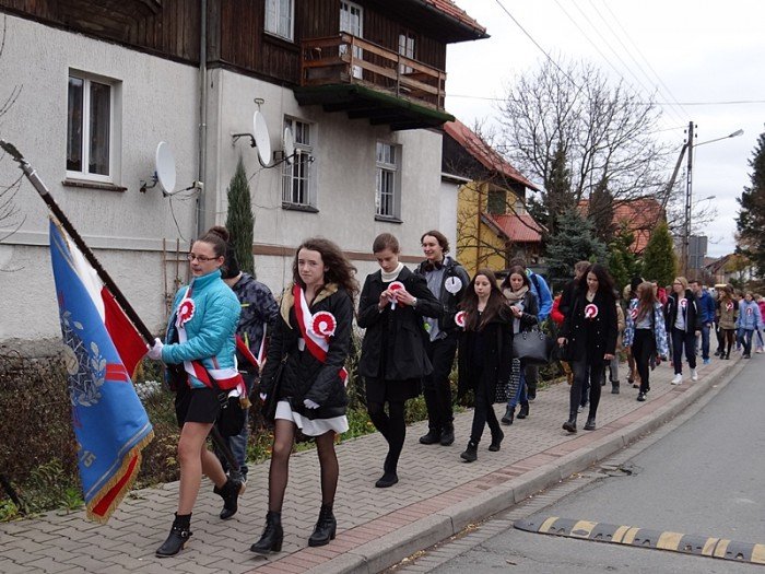wazna-lekcja-historii-przy-grobie-bohatera-foto-60681