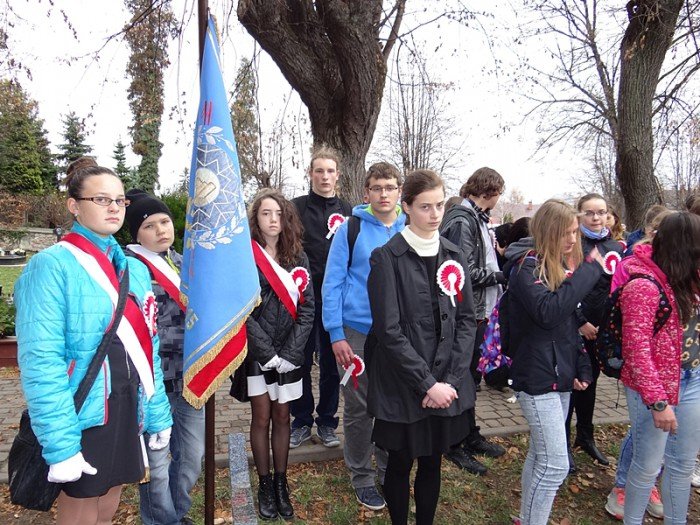 wazna-lekcja-historii-przy-grobie-bohatera-foto-60681