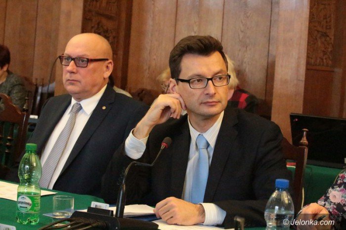 burzliwa-dyskusja-nad-podwyzkami-foto-60744