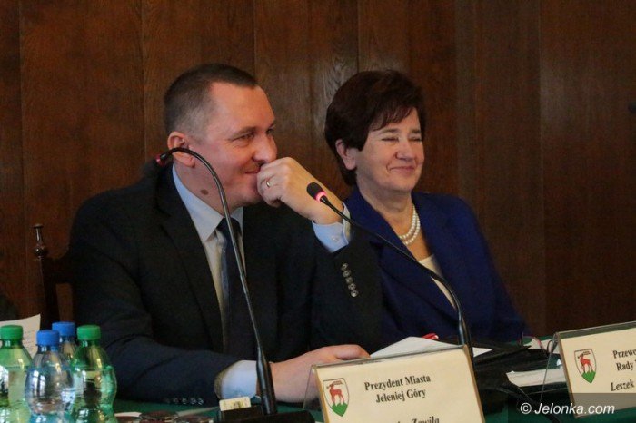 burzliwa-dyskusja-nad-podwyzkami-foto-60744