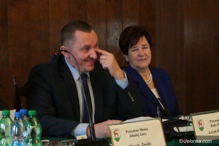 burzliwa-dyskusja-nad-podwyzkami-foto-60744