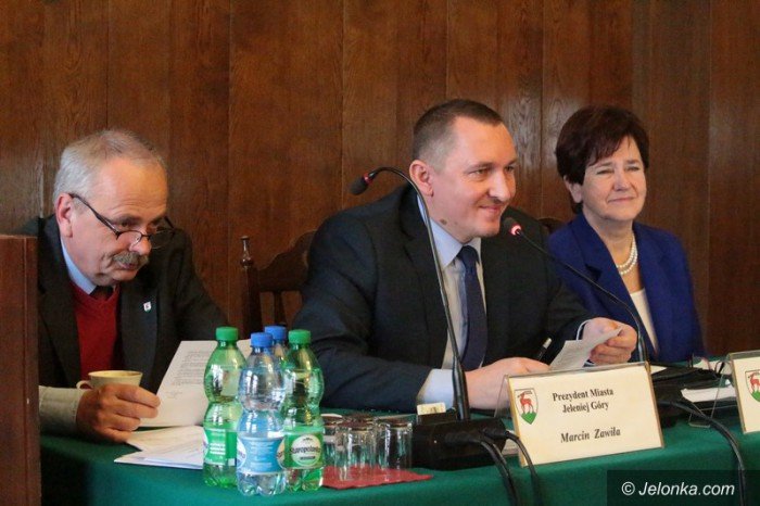 burzliwa-dyskusja-nad-podwyzkami-foto-60744