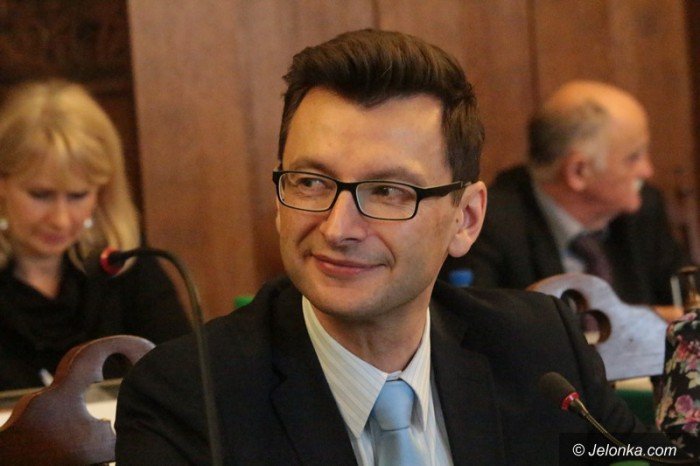 burzliwa-dyskusja-nad-podwyzkami-foto-60744