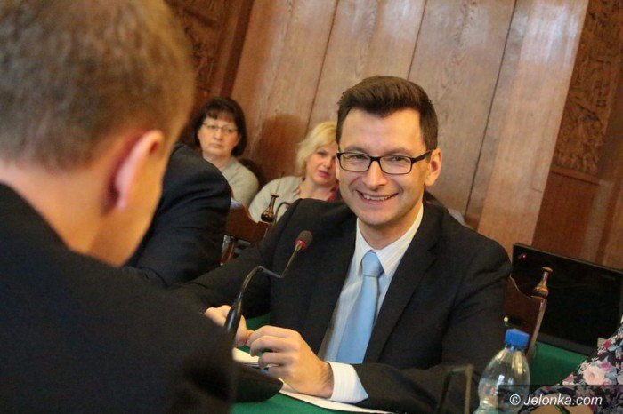 burzliwa-dyskusja-nad-podwyzkami-foto-60744