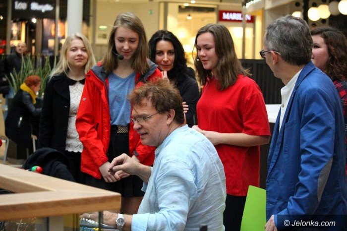 dzieki-szlachetnej-paczce-moga-byc-szczesliwi-foto-60785