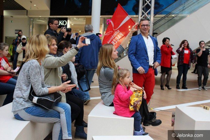 dzieki-szlachetnej-paczce-moga-byc-szczesliwi-foto-60785