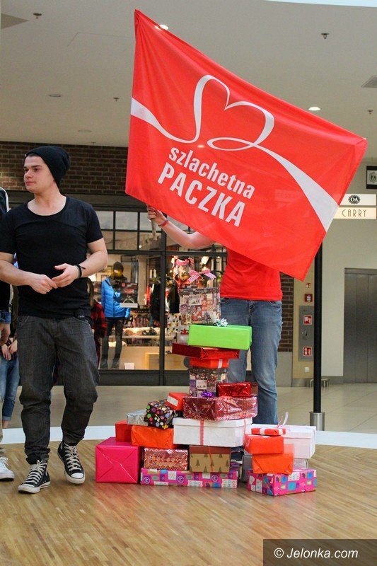dzieki-szlachetnej-paczce-moga-byc-szczesliwi-foto-60785