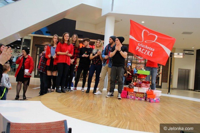 dzieki-szlachetnej-paczce-moga-byc-szczesliwi-foto-60785