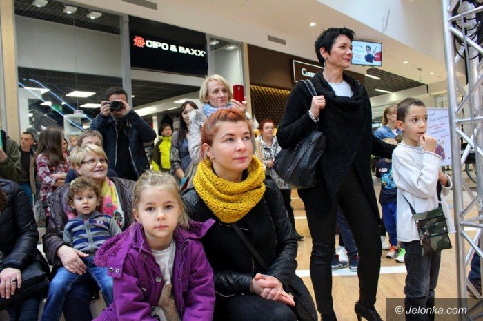 dzieki-szlachetnej-paczce-moga-byc-szczesliwi-foto-60785