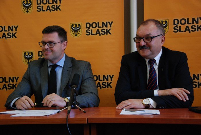 jelenia-gora-w-tym-roku-bez-delfinka-foto-60917