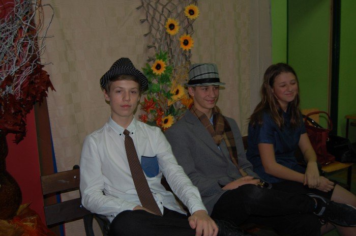 jesienne-klimaty-w-zespole-szko-w-mysakowicach-foto-60926