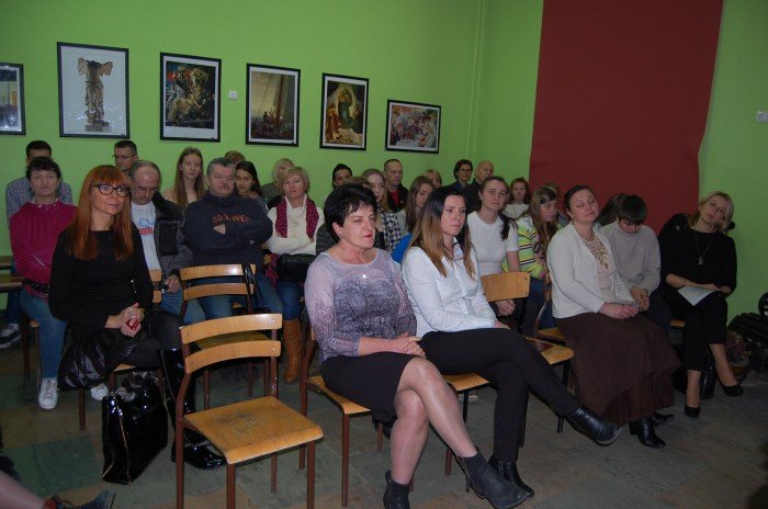 jesienne-klimaty-w-zespole-szko-w-mysakowicach-foto-60926