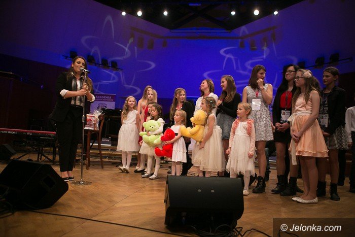 wspaniay-koncert-z-gwiazda-i-gwiazdkami-foto-60953