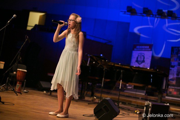 wspaniay-koncert-z-gwiazda-i-gwiazdkami-foto-60953