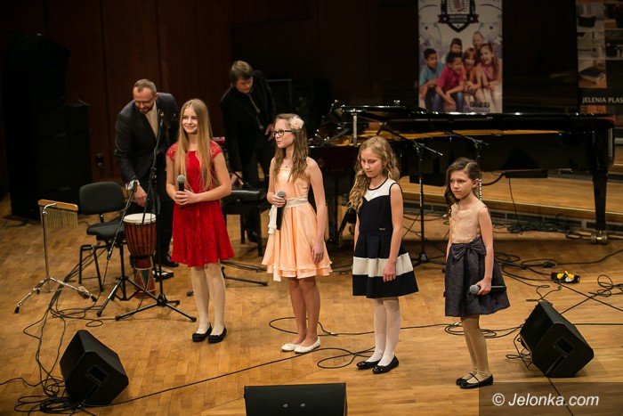 wspaniay-koncert-z-gwiazda-i-gwiazdkami-foto-60953
