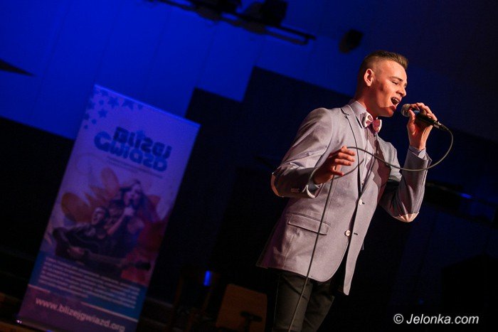 wspaniay-koncert-z-gwiazda-i-gwiazdkami-foto-60953