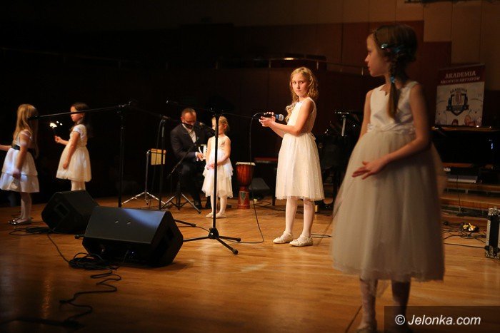 wspaniay-koncert-z-gwiazda-i-gwiazdkami-foto-60953