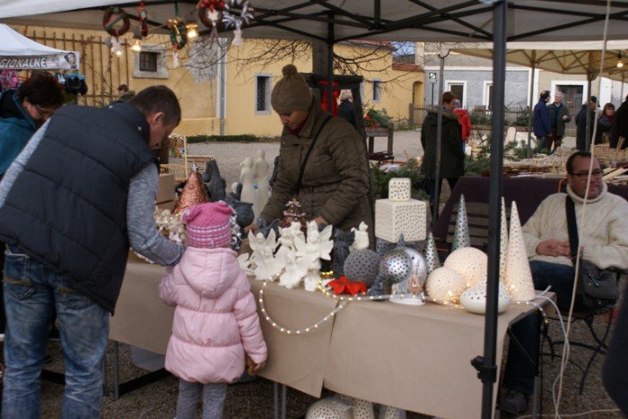 kiermasz-adwentowy-w-omnicy-takze-dzisiaj-foto-60973