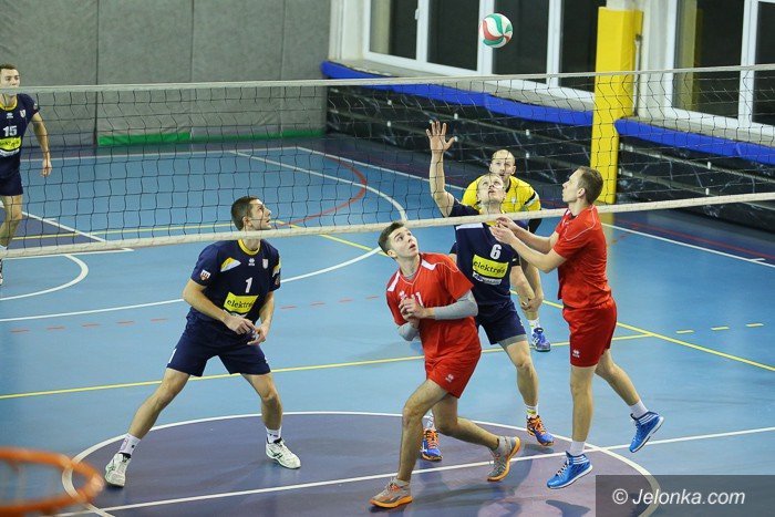 siatkarze-stawili-opor-liderowi-foto-60979