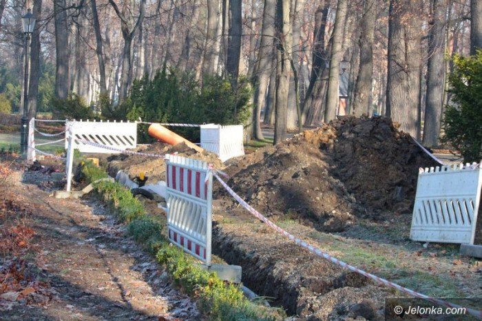 park-zdrojowy-rozkopany-robia-drenaz-foto-60984