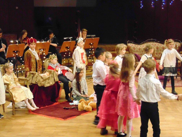 muzyczny-poranek-ze-spiaca-krolewna-i-mikoajem-foto-60986