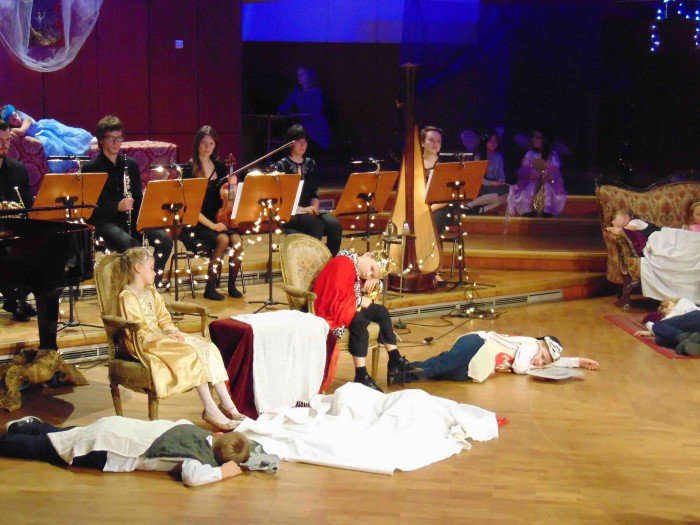 muzyczny-poranek-ze-spiaca-krolewna-i-mikoajem-foto-60986