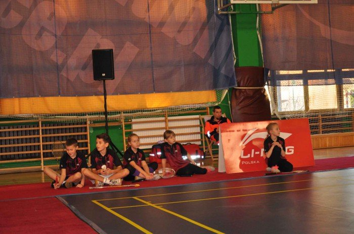 listopadowe-sukcesy-badmintonistow-chojnika-foto-60998