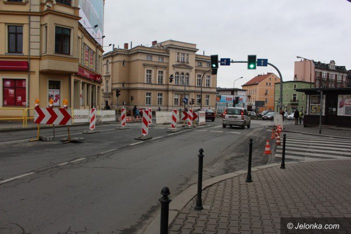 korki-w-centrum-przez-studzienke-foto-61011