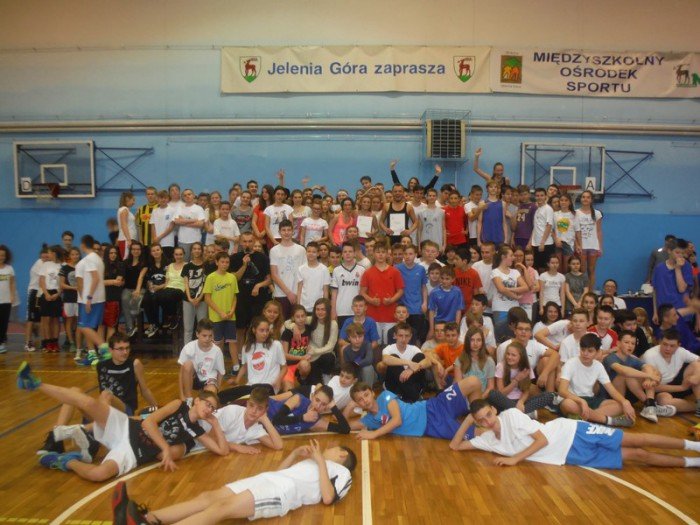 uczniowie-gimnazjum-nr-1-na-zumbotece-foto-61068
