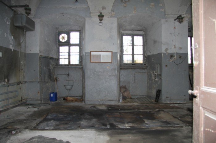 Sala po demontażu suwnicy