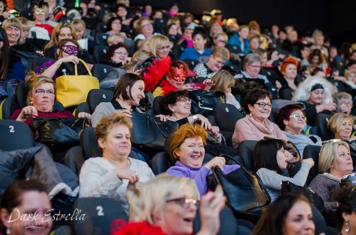 odlotowe-kino-kobiet-na-planecie-singli-61628