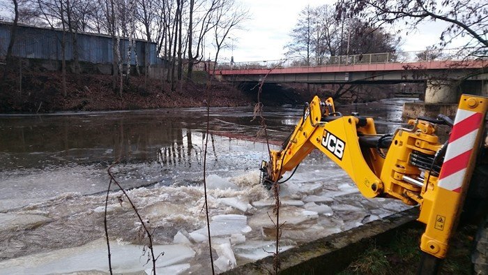 zator-na-bobrze-dziaania-strazy-miejskiej-foto-61652