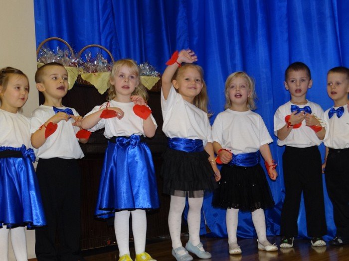 przedszkolaki-ugosciy-swoje-babcie-i-dziadkow-foto-61784