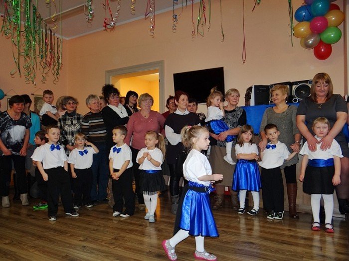 przedszkolaki-ugosciy-swoje-babcie-i-dziadkow-foto-61784