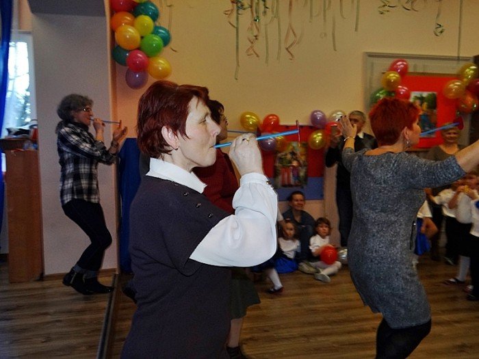 przedszkolaki-ugosciy-swoje-babcie-i-dziadkow-foto-61784