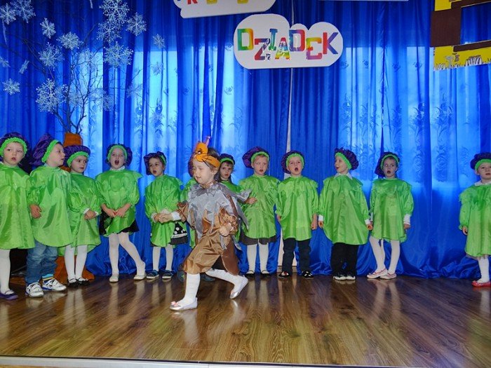 przedszkolaki-ugosciy-swoje-babcie-i-dziadkow-foto-61784