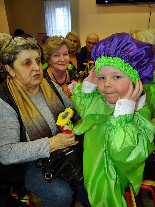 przedszkolaki-ugosciy-swoje-babcie-i-dziadkow-foto-61784