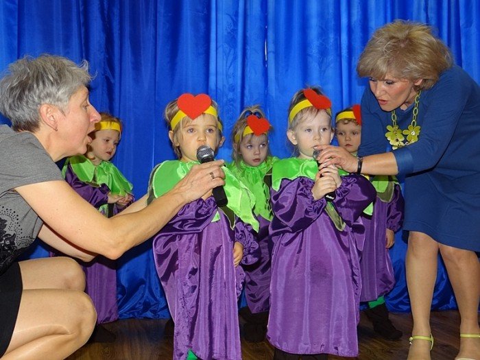 przedszkolaki-ugosciy-swoje-babcie-i-dziadkow-foto-61784