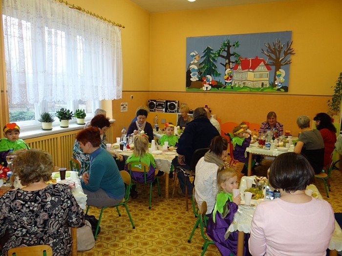 przedszkolaki-ugosciy-swoje-babcie-i-dziadkow-foto-61784