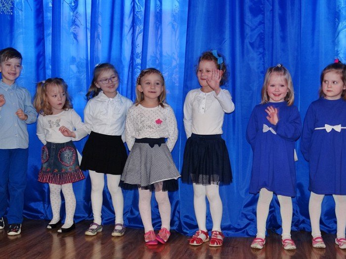 przedszkolaki-ugosciy-swoje-babcie-i-dziadkow-foto-61784