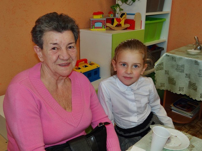 przedszkolaki-ugosciy-swoje-babcie-i-dziadkow-foto-61784