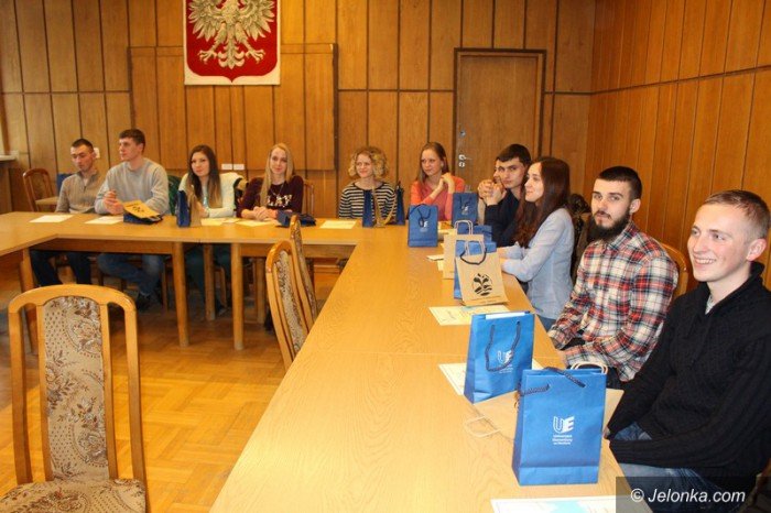 ue-studenci-z-ukrainy-z-wizyta-w-jeleniej-gorze-foto-61993