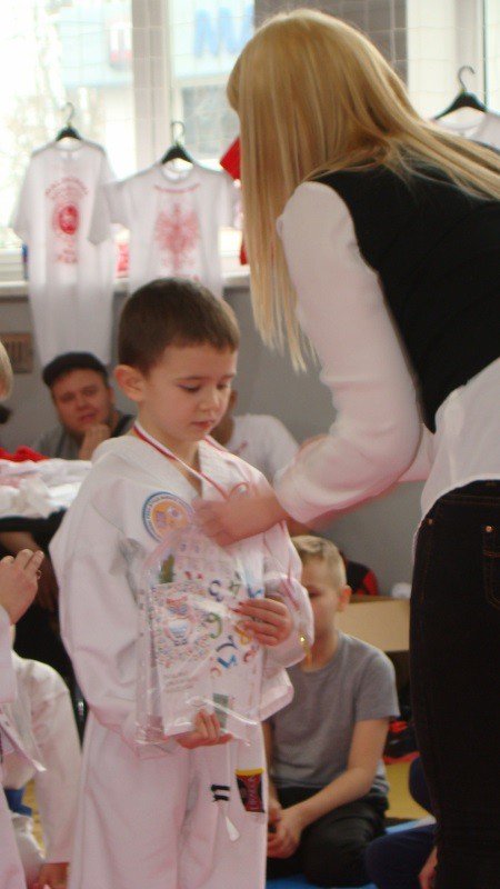 bysneli-forma-w-zarach-foto-62001