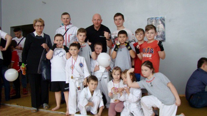 bysneli-forma-w-zarach-foto-62001