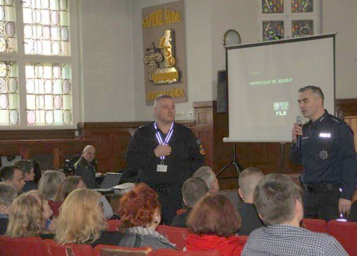 jak-reagowac-na-zagrozenia-terrorystyczne-foto-62006