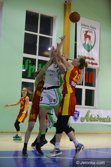 koszykarki-zakonczyy-runde-porazka-foto-62188